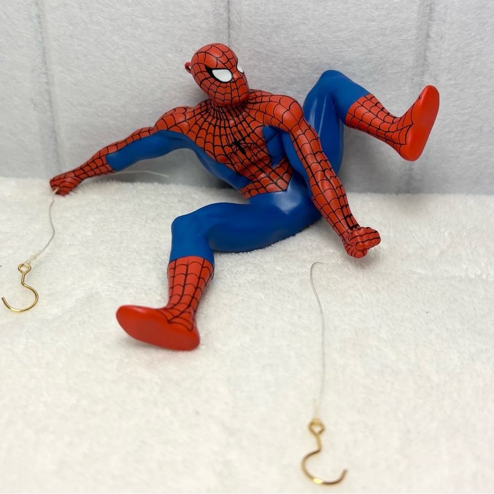 1996 SPIDER-MAN‎ Hallmark Marvel Comics Ornament Spiderman PETER PARKER